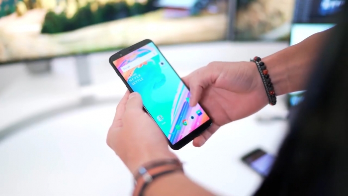 OnePlus 5T tem bordas menores e tela de 6 polegadas