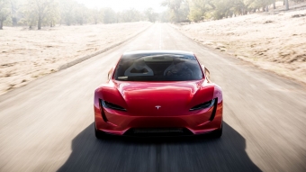 Elon Musk quer que Tesla Roadster flutue no ar usando propulsor de foguete