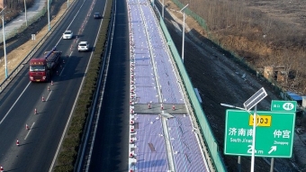 China inaugura “estrada solar” que absorve luz para converter em eletricidade