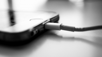 iOS 11.4.1 permite bloquear acessórios USB para evitar invasão ao iPhone