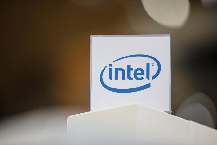 Intel acumula 32 processos judiciais por causa das falhas Meltdown e Spectre
