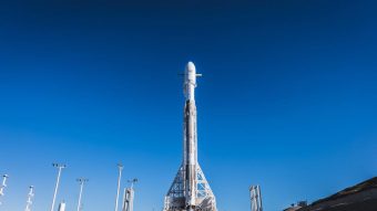 SpaceX lança seus primeiros satélites de banda larga para testar rede Starlink