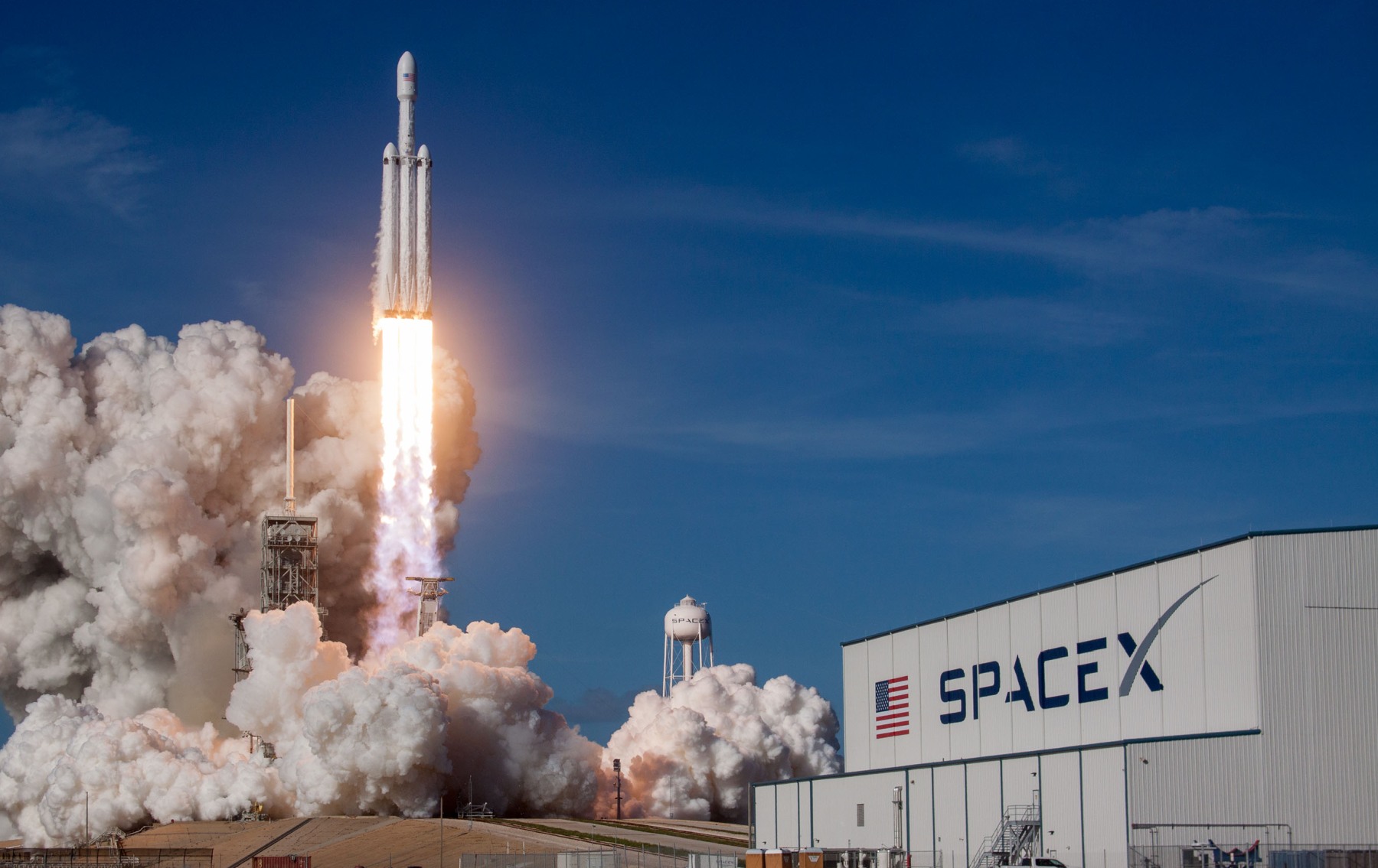 A SpaceX colocou um carro da Tesla no espaço