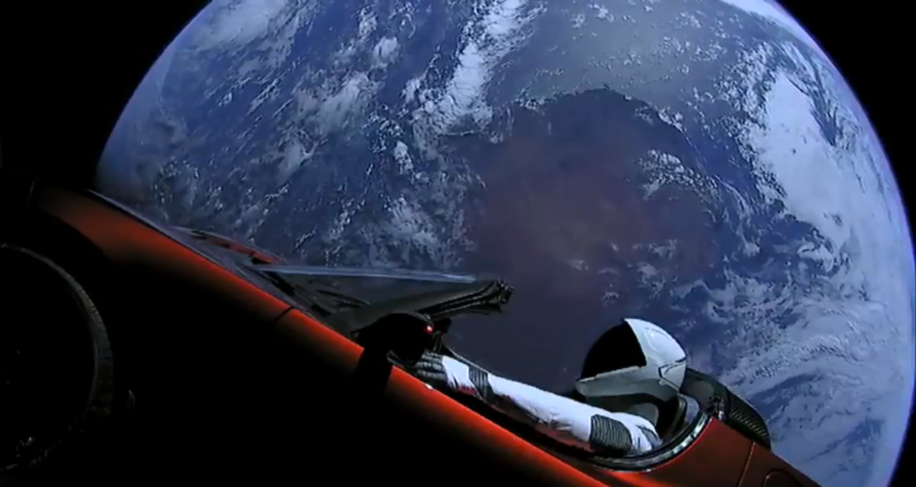 Carro da Tesla lançado ao espaço pela SpaceX ultrapassa Marte