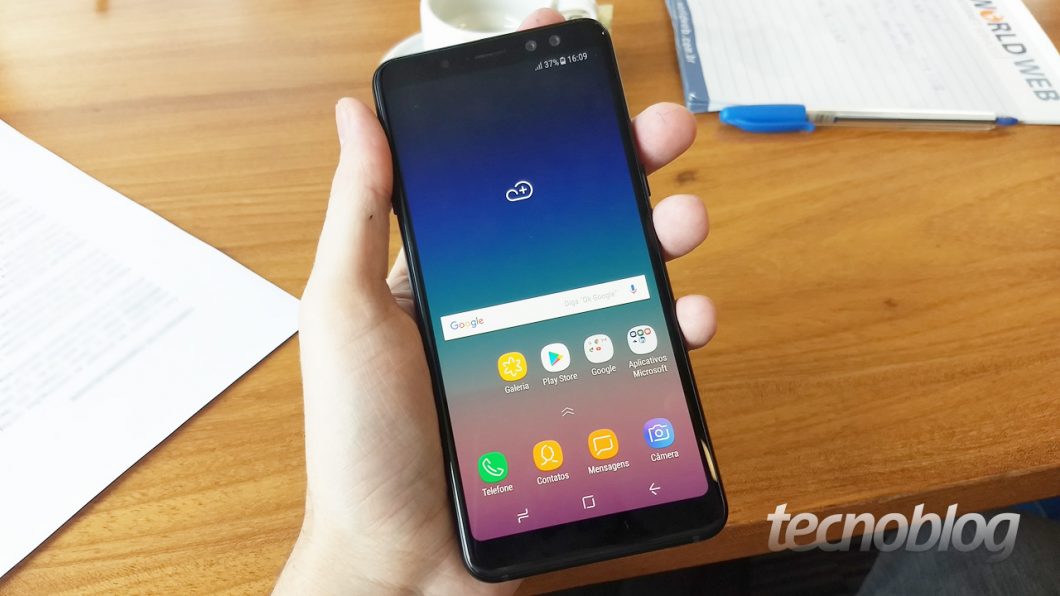 Galaxy A8 (2018) e outros modelos da Samsung tinham LED para notificações (Imagem: Tecnoblog)