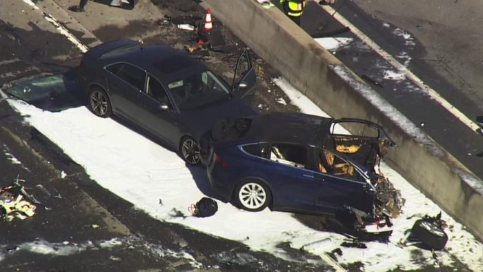 Tesla é investigada por acidente fatal com carro na Califórnia