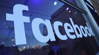 Facebook aprovou anúncios supostamente pagos pela Cambridge Analytica