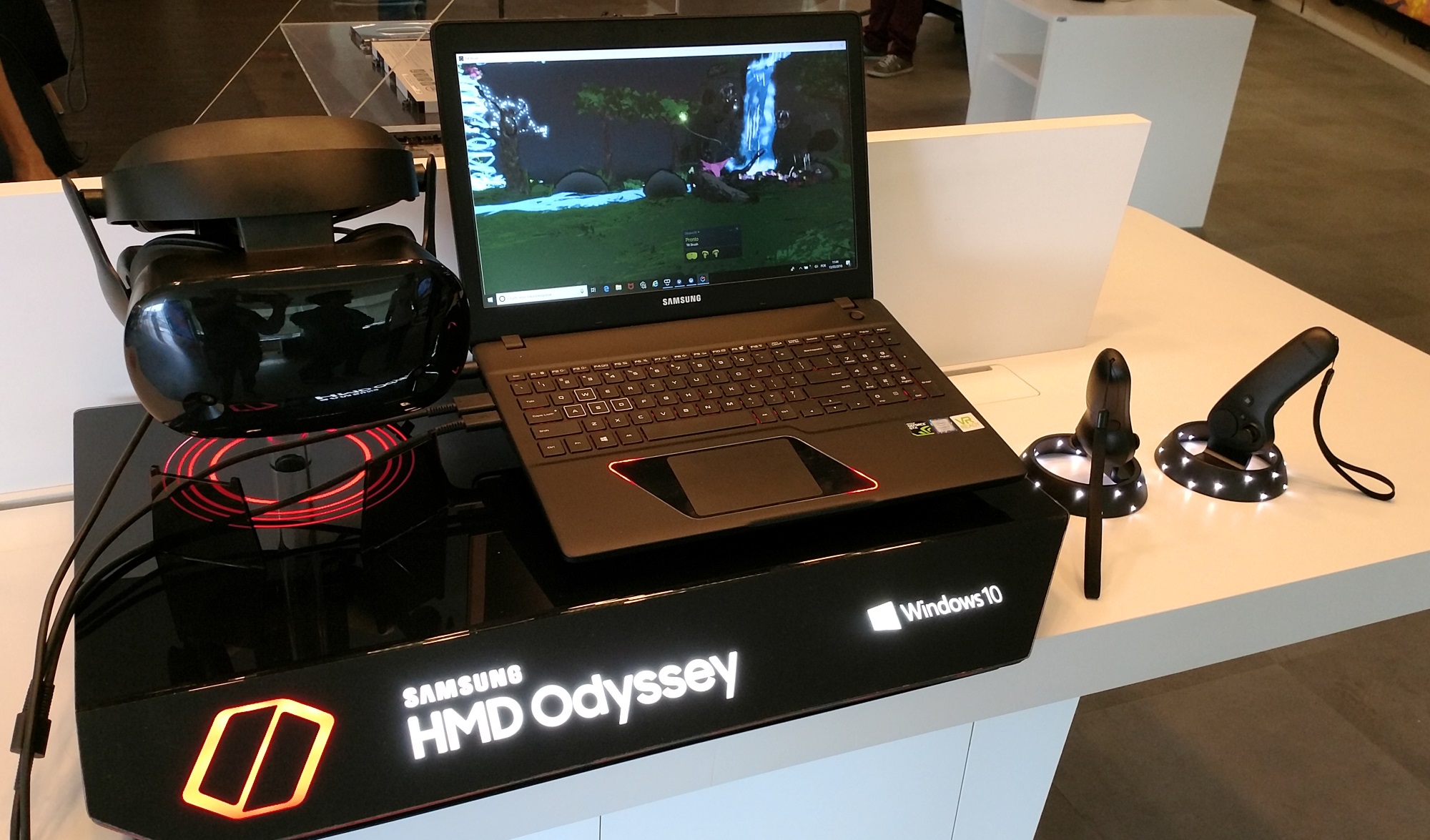 Samsung lança laptop para gamers e headset de realidade mista no Brasil