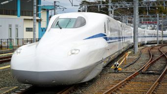 Trem-bala do Japão ganha versão “Supreme” mais eficiente e confortável