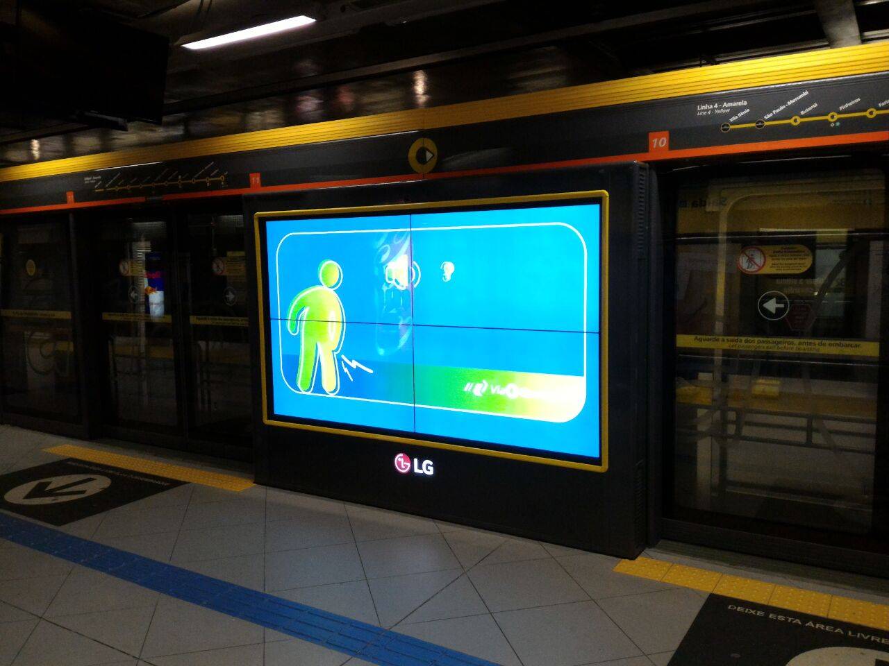 Portas de estações da Linha 4-Amarela do metrô de SP terão telas com reconhecimento facial
