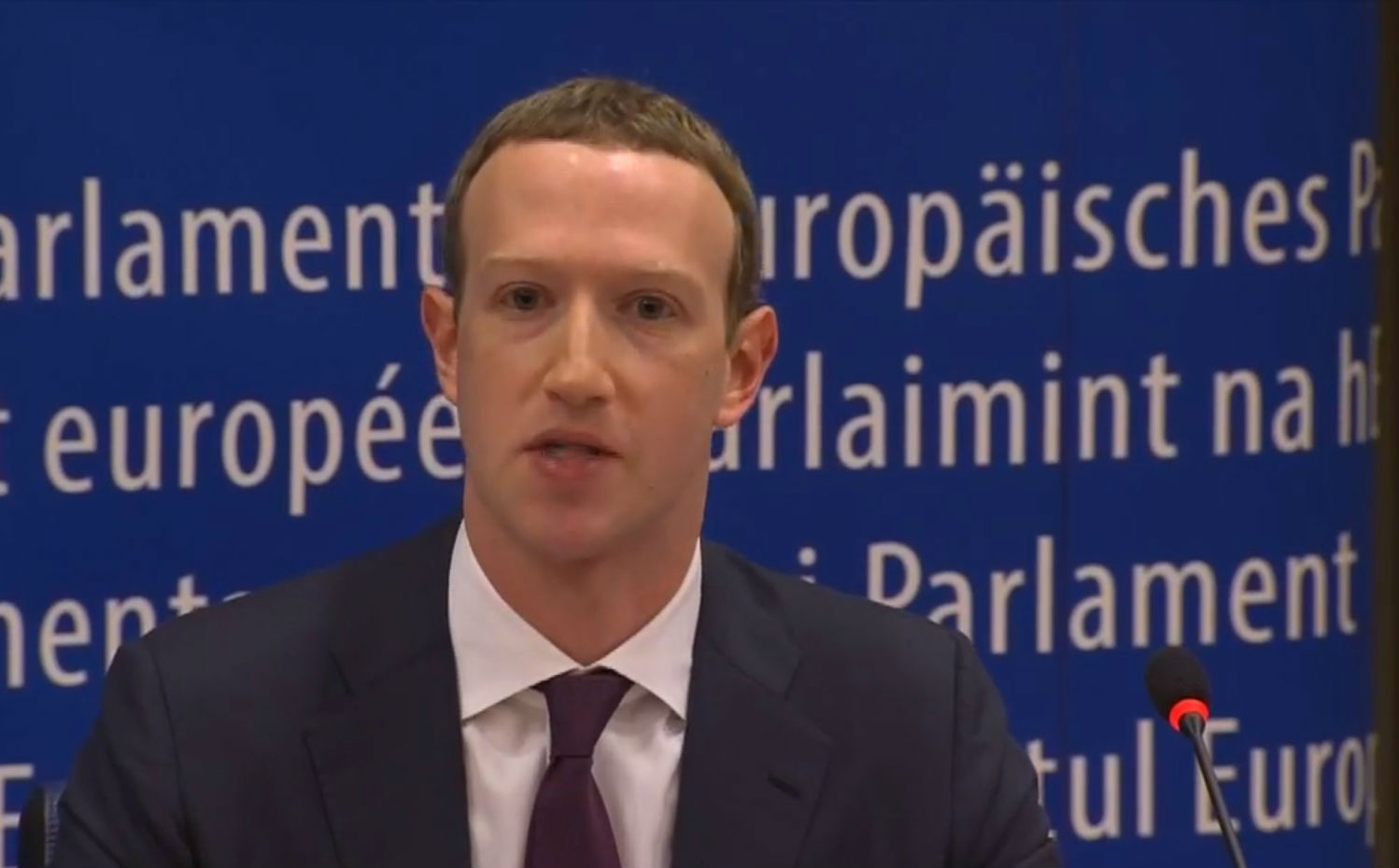 Mark Zuckerberg depõe ao Parlamento Europeu, mas escapa de grandes perguntas