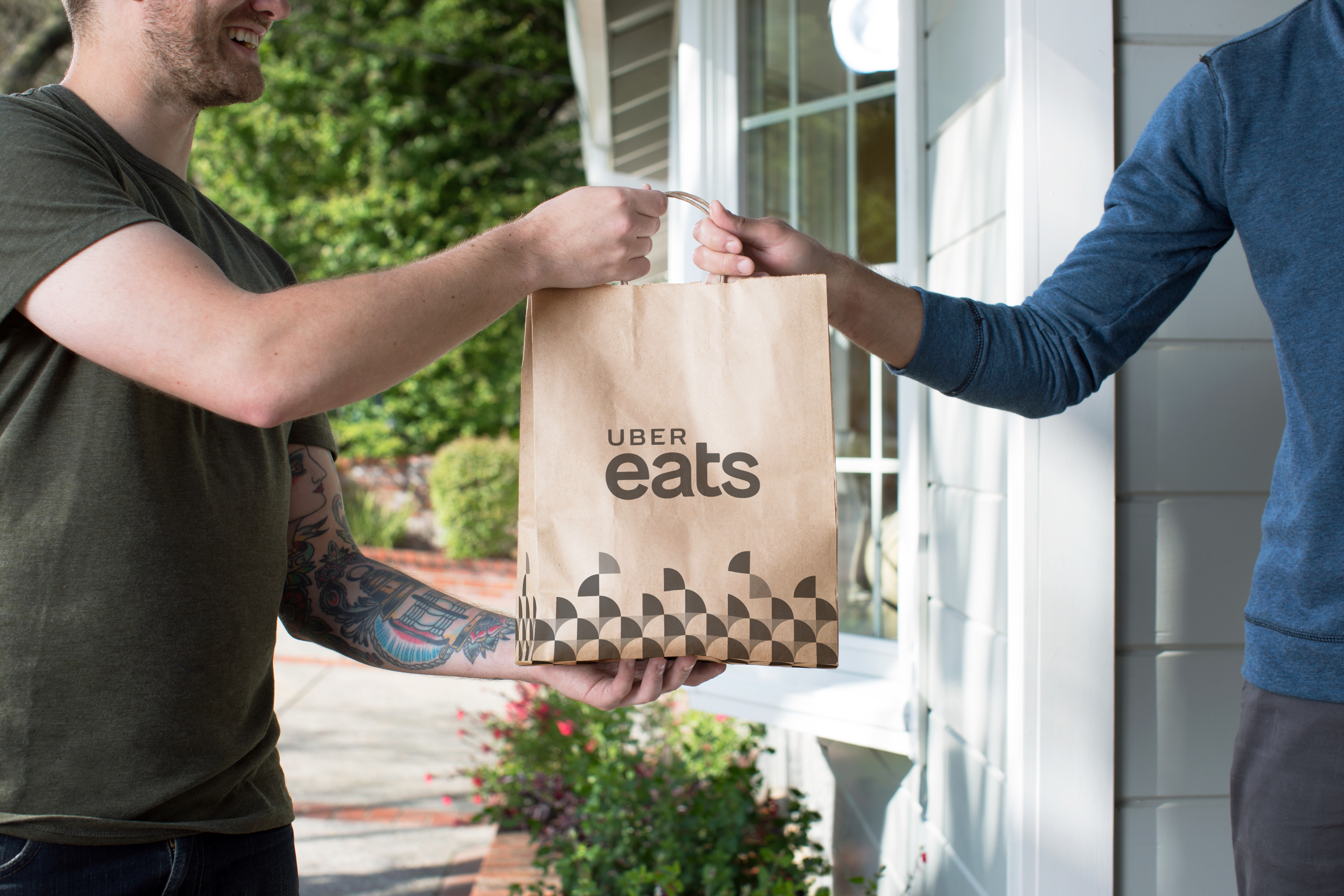 Uber Eats Pro dá recompensas para quem faz delivery de comida nos EUA