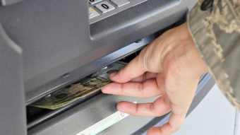 Programador sacou US$ 1 milhão usando falha no banco onde trabalhava