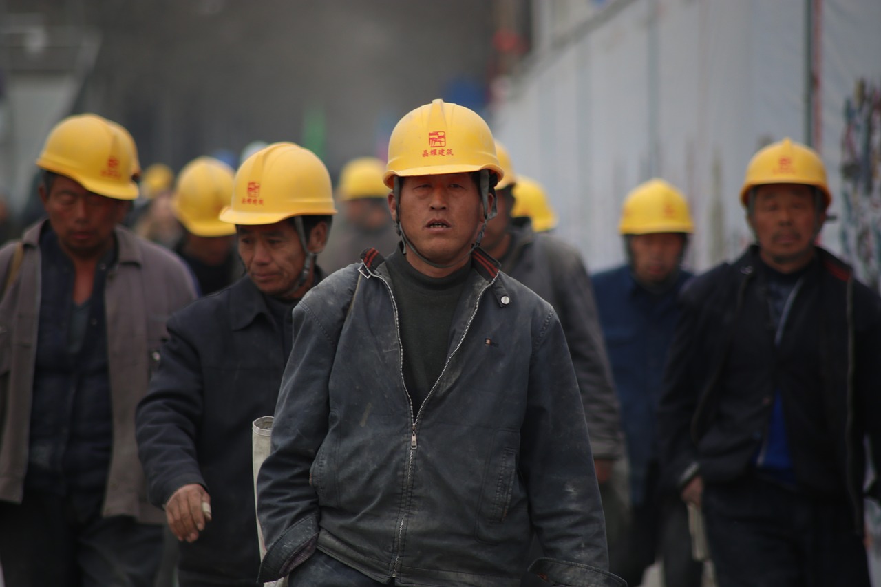 Empresas chinesas usam capacete para ler as emoções dos funcionários