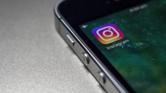 Instagram corrige “bug” que ativa indicador de câmera ligada no iOS 14