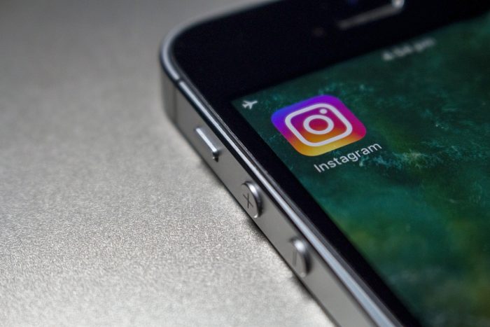 Instagram corrige "bug" que ativa indicador de câmera ligada no iOS 14 (Foto: Pixabay)