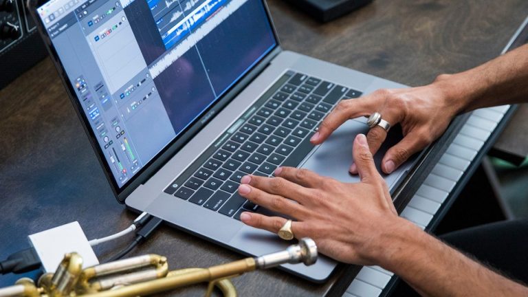 Apple deve lançar novos MacBooks sem teclado sujeito a falhas