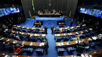 Qual é a polêmica em torno da lei de proteção de dados pessoais no Brasil