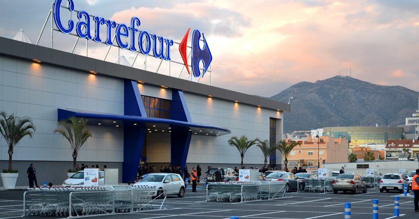 Carrefour vai testar pagamento via smartphone em lojas no Brasil