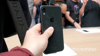 Apple reduz preço de iPhone em US$ 50 e vendas quase dobram na China