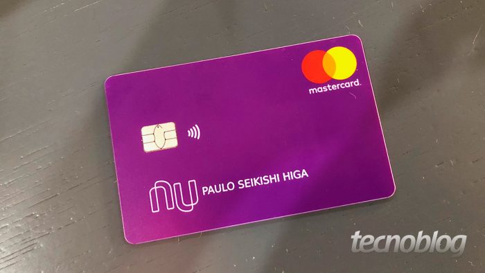 Nubank libera cartão de débito para todos os clientes da NuConta