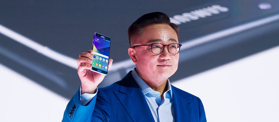 Samsung diz que seu celular dobrável é um tablet que cabe no bolso