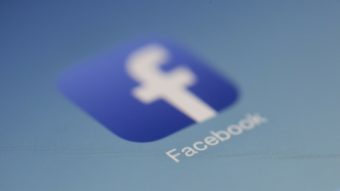 Facebook para iPhone ativa câmera e microfone se usuário abre foto no feed