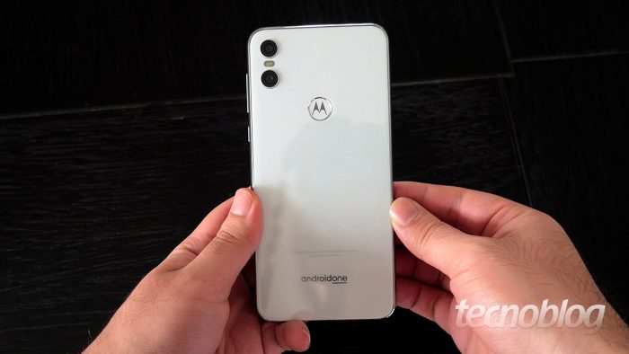 Motorola One é atualizado para Android 10 no Brasil