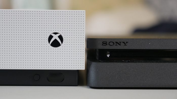 Xbox One S e PS4 Slim (Imagem: Reprodução/ZRZ/YouTube)