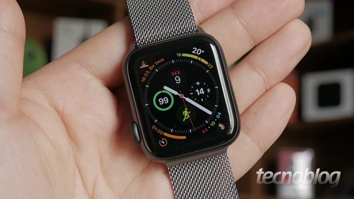 Vendas de smartwatches crescem quase 50% graças à Apple e Samsung