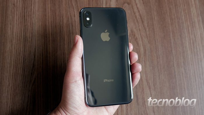 Apple volta a fabricar iPhone X após reduzir produção do iPhone XS