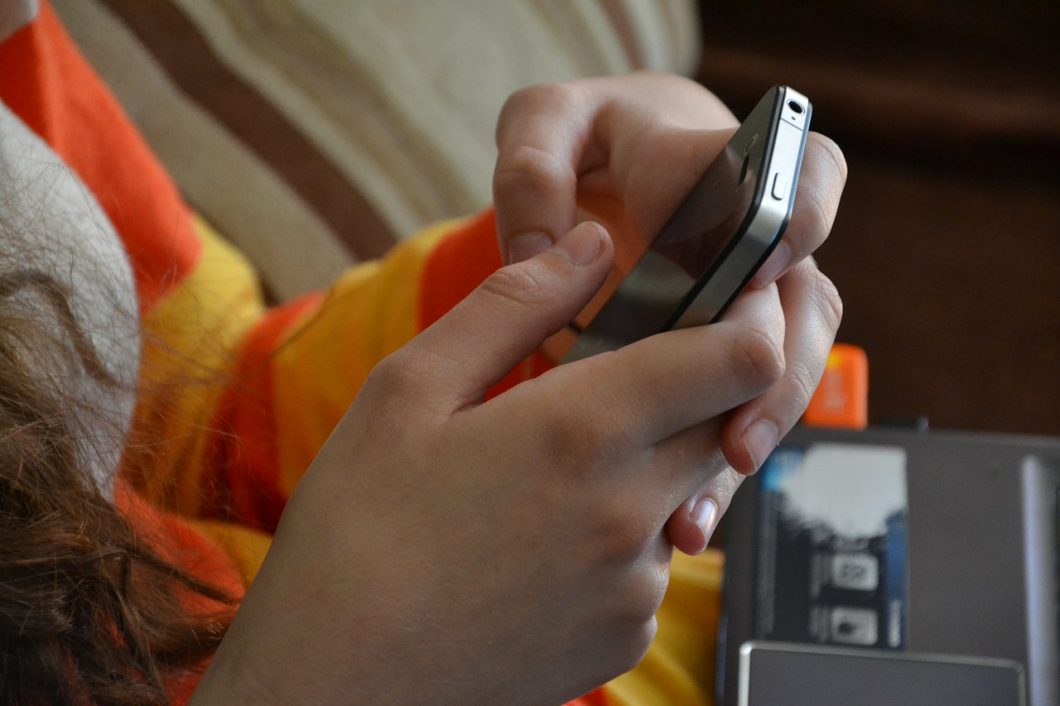 kropekk_pl / iPhone / descobrir quem é o dono de um número de celular