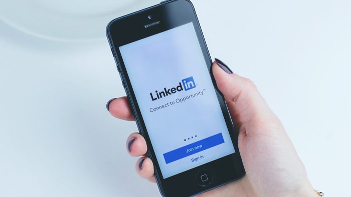 LinkedIn violou regras ao atrair usuários com anúncios direcionados no Facebook