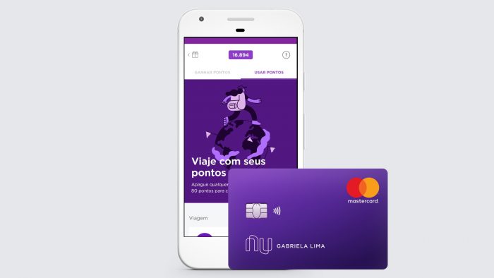 Nubank Rewards muda conversão de pontos e ganha cartão exclusivo