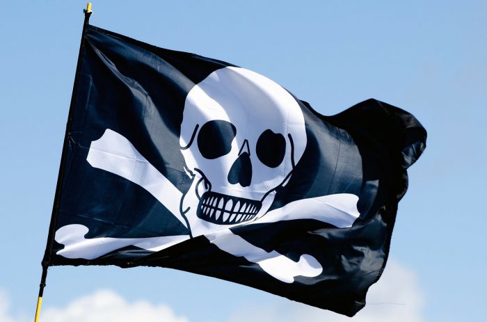 Public Domain Pictures / bandeira pirata / Pixabay / 4shared