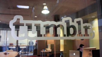 Tumblr continuará a banir conteúdo adulto por causa da Apple e Google, diz CEO