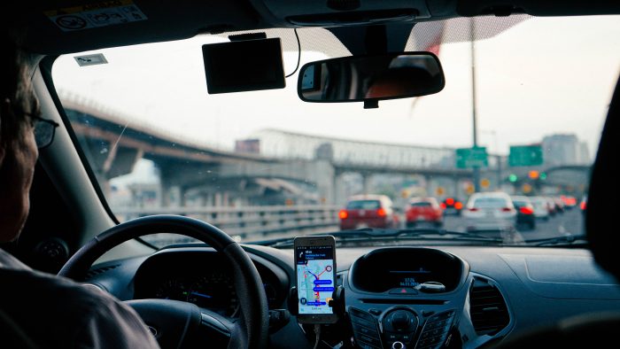 Uber quer fornecer serviços financeiros e cogita empréstimos para motoristas