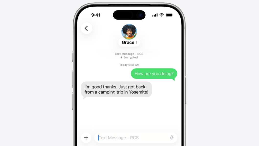 Mensagens RCS exibidas com balão verde no iPhone, na conversa com “Grace”