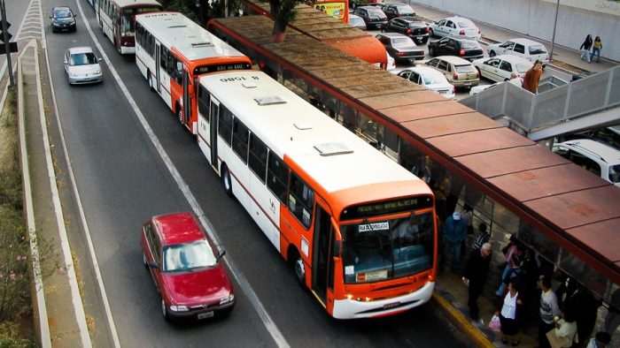 Empresas de ônibus em 15 cidades pedem fim do Uber Juntos por transporte irregular