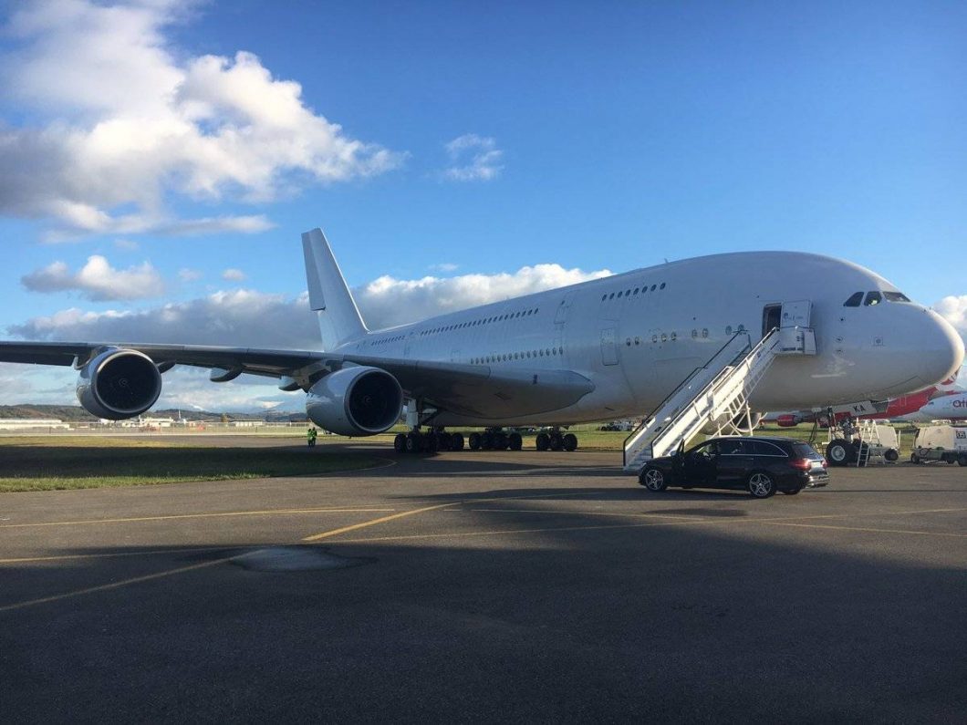 Um dos A380 devolvidos pela Singapore, já descaracterizado