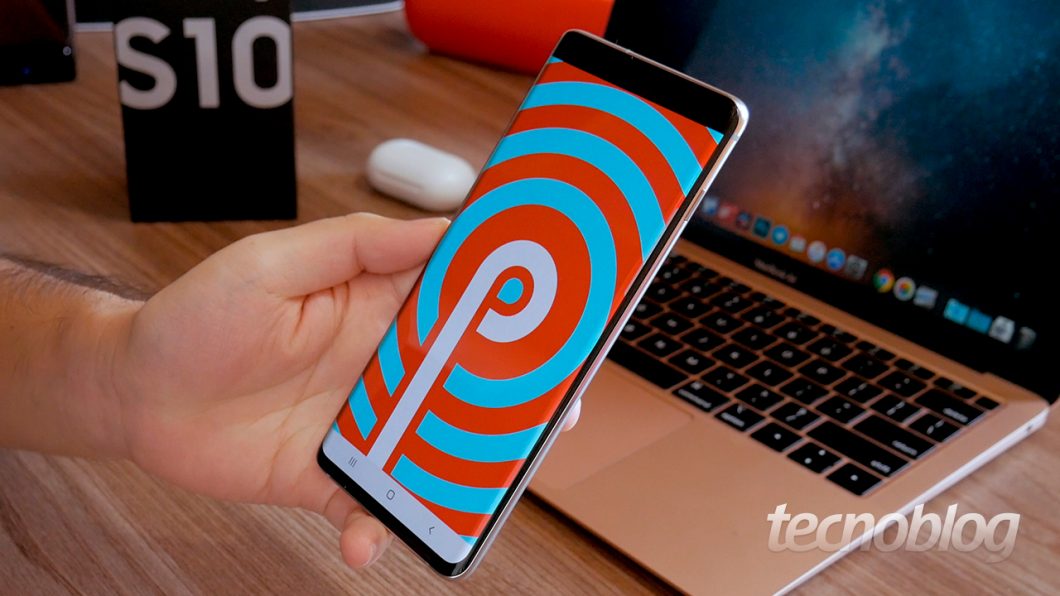 Galaxy S10 was unveiled to the world in 2019 with Android 9 Pie;  now, the Samsung phone will not receive Android 13 (Image: APK Games)