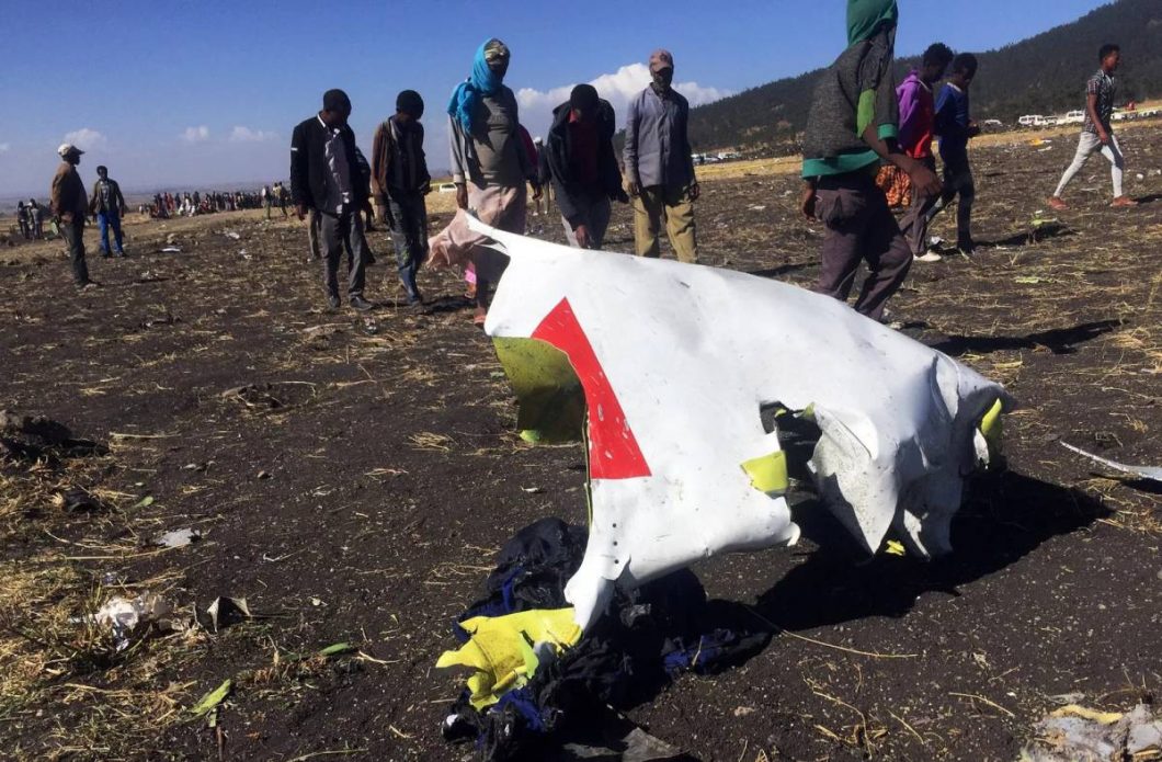 Queda do avião da Ethiopian Airlines (foto: Tika Negeri/Reuters)