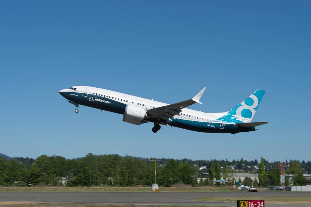 Boeing 737 Max é liberado quase dois anos após acidentes