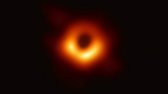 Cientistas divulgam a primeira imagem de um buraco negro