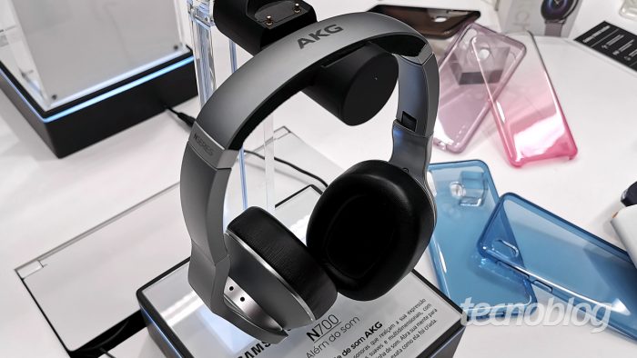 Samsung lança fones de ouvido wireless da AKG no Brasil