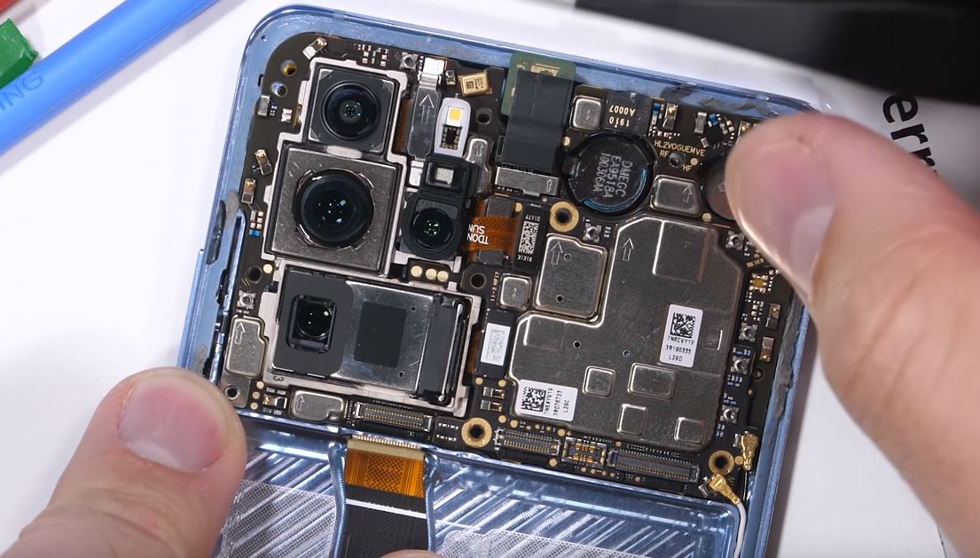 Desmonte do Huawei P30 Pro mostra como funciona a câmera de periscópio