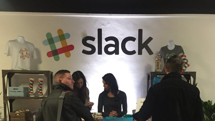 Slack permite enviar mensagens para colegas que ainda usam e-mail