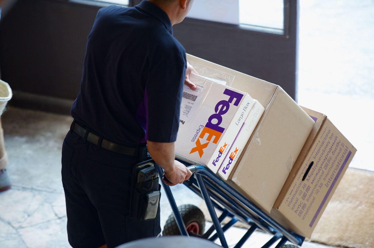 Huawei reavalia FedEx após pacotes serem desviados para os EUA