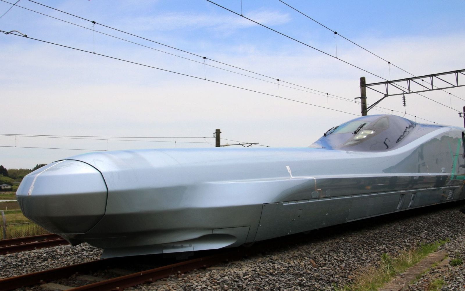 Japão começa a testar trem-bala que alcança 400 km/h