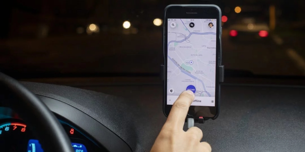 Uber é obrigada a tratar motoristas como funcionários na Califórnia